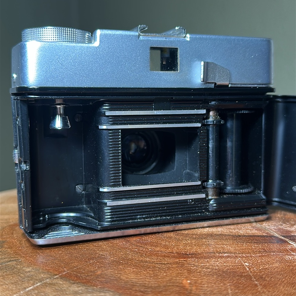 ZEISS IKON Continette 35mm Film Camera - Working! - Picture 13 of 14